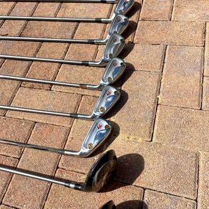 Golf Set Tour Model T7 Beta 
10 Pc In RH 
Graphite shafts